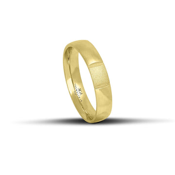 Πρωτότυπες χρυσές βέρες γάμου 4mm με λουστρέ και τετράγωνο ματ σχέδιο, χειροποίητης κατασκευής και ανατομικού σχεδιασμού.